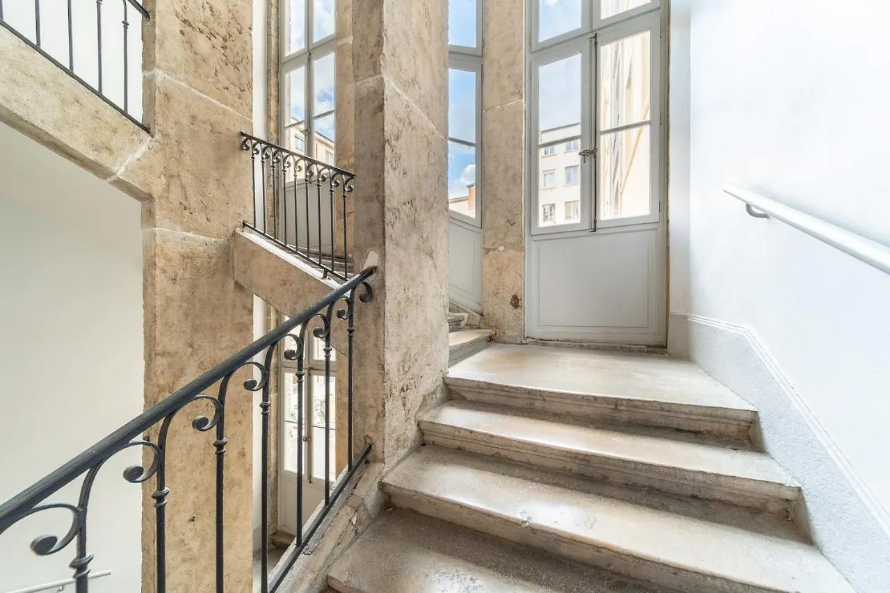 Les Suites De L'Opera - Apartment Aretha For 4 People Lyon